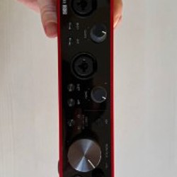 Аудиоинтерфейс Звуковая карта Focusrite Scarlett 2i2 - фото 2