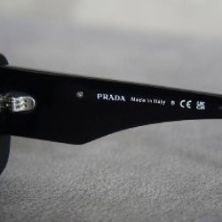 Солнцезащитные очки Prada - фото 4