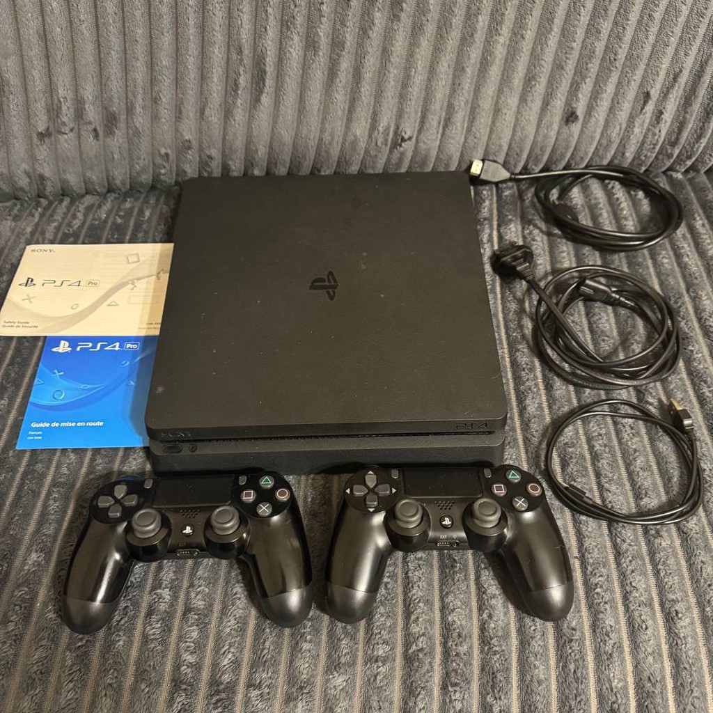 PlayStation PS4 Slim
