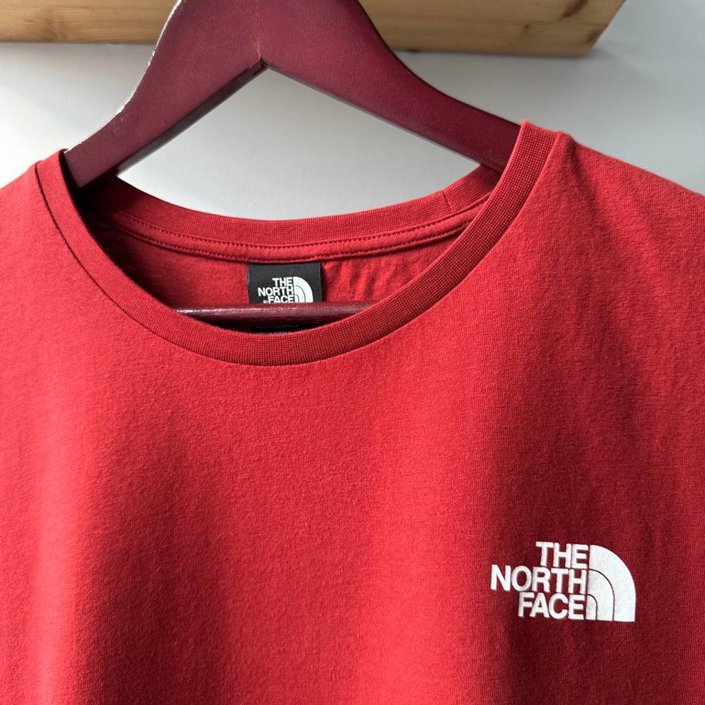 Футболка The North Face