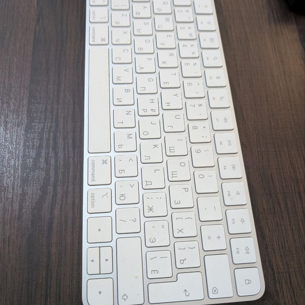 Комплект Mac mini и клавиатура