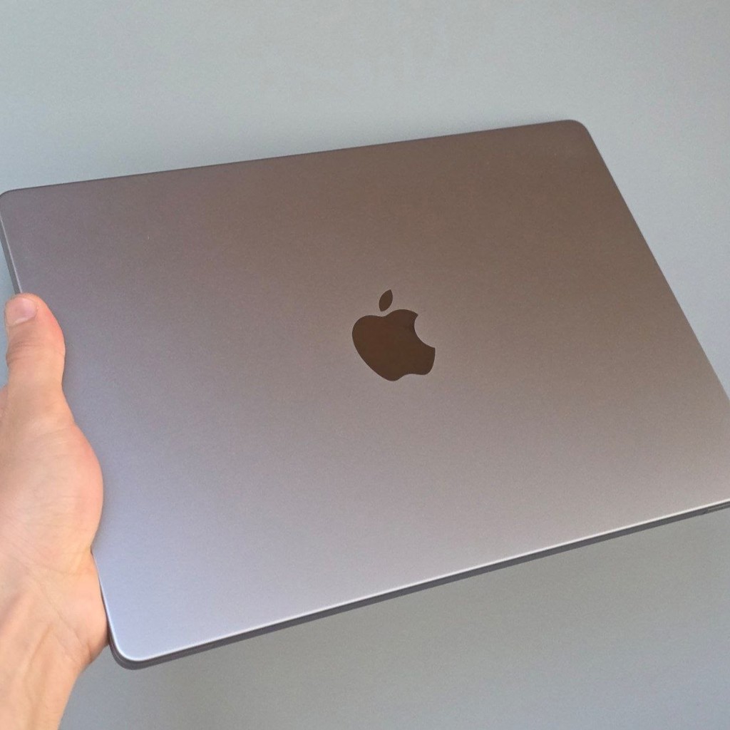 MacBook Pro 14
