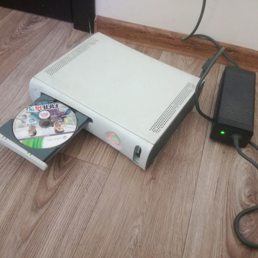 Приставка Xbox 360