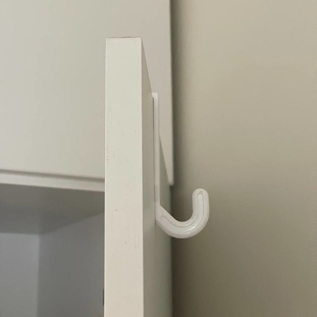 Крючки для крепления на двери