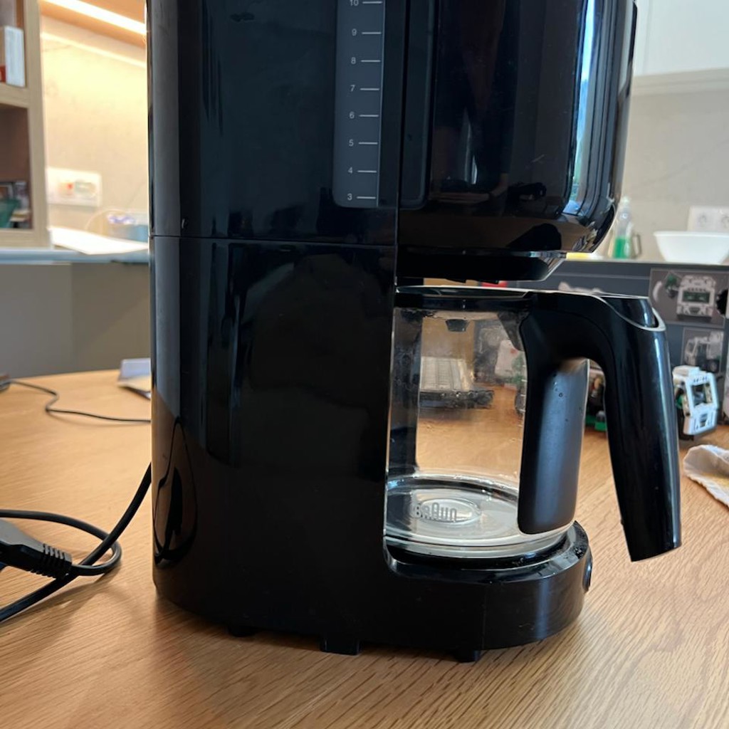 Капельная кофеварка Braun KF3100BK