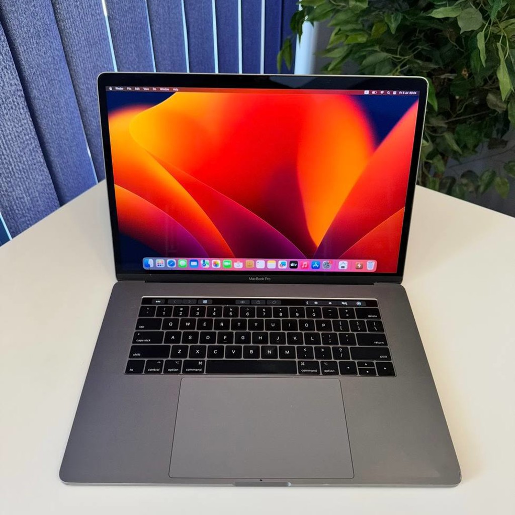 MacBook Pro 2017 15 дюймов