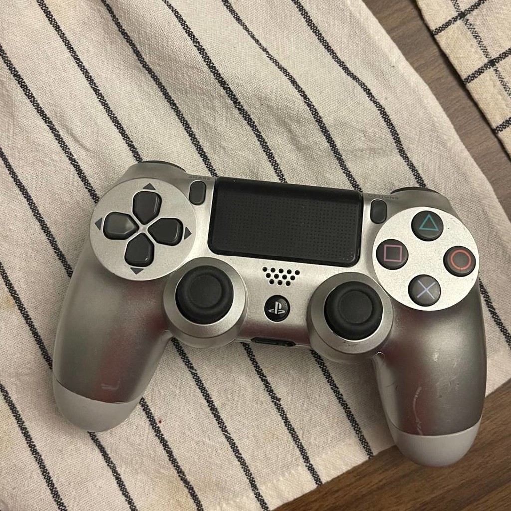Джойстик DualShock 4