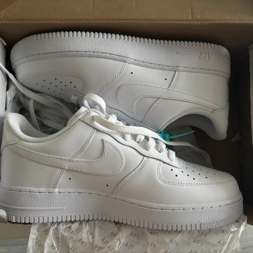 Nike Air Force 1 '07 white on white