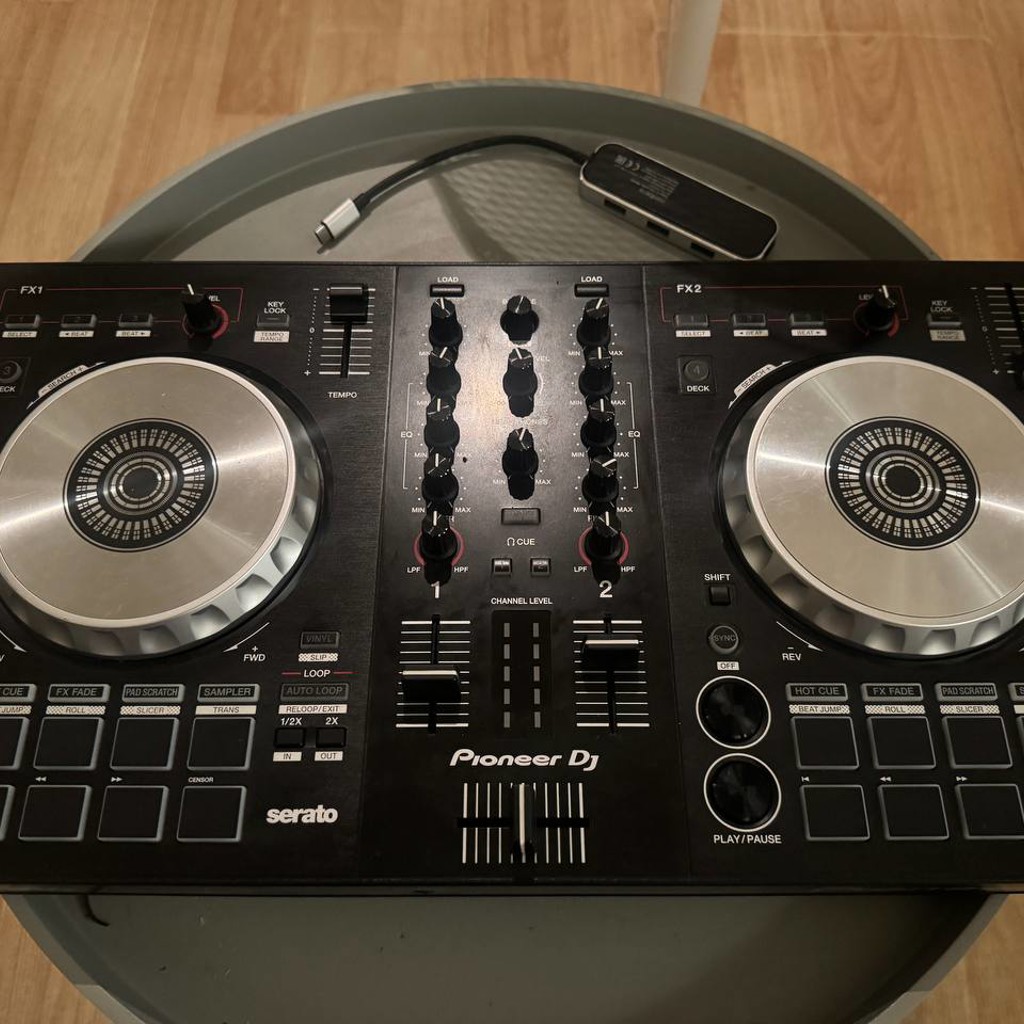 DJ-контроллер Pioneer DDJ-SB3