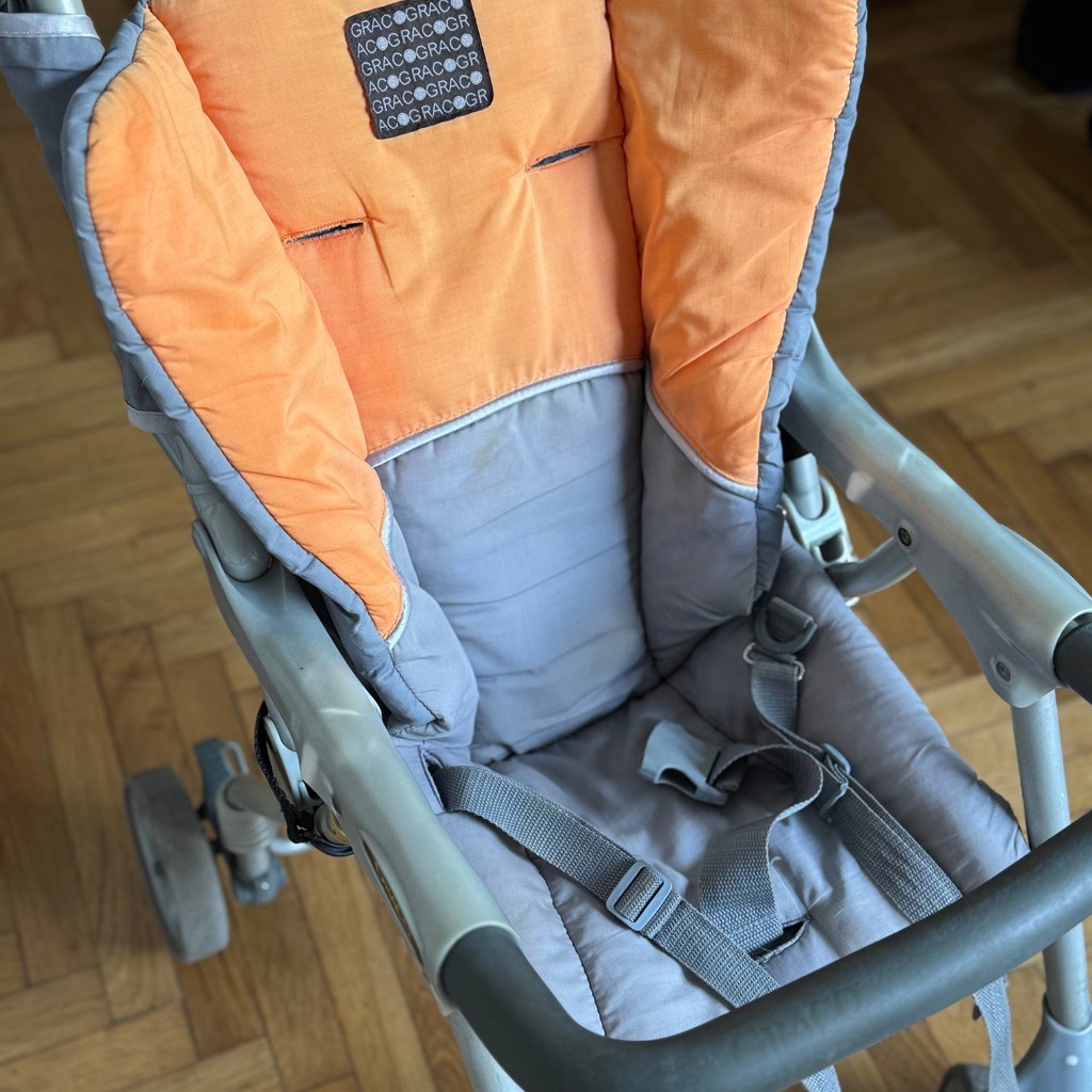 Итальянская складная детская коляска Graco