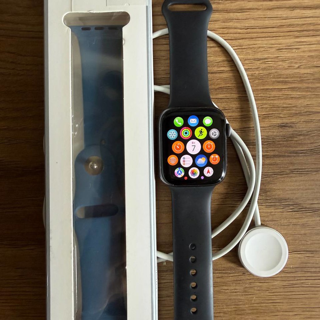 Часы Apple Watch SE 44mm