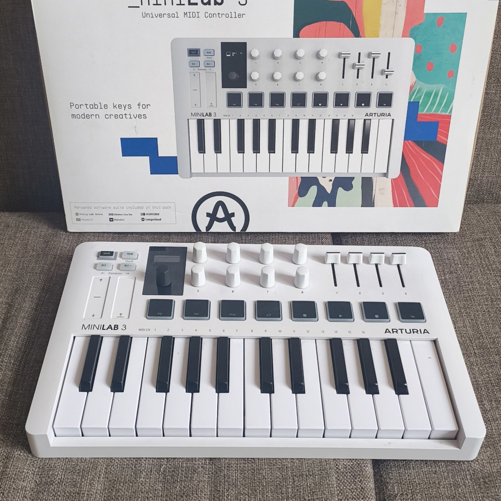 MIDI-контроллер Arturia Minilab MK3