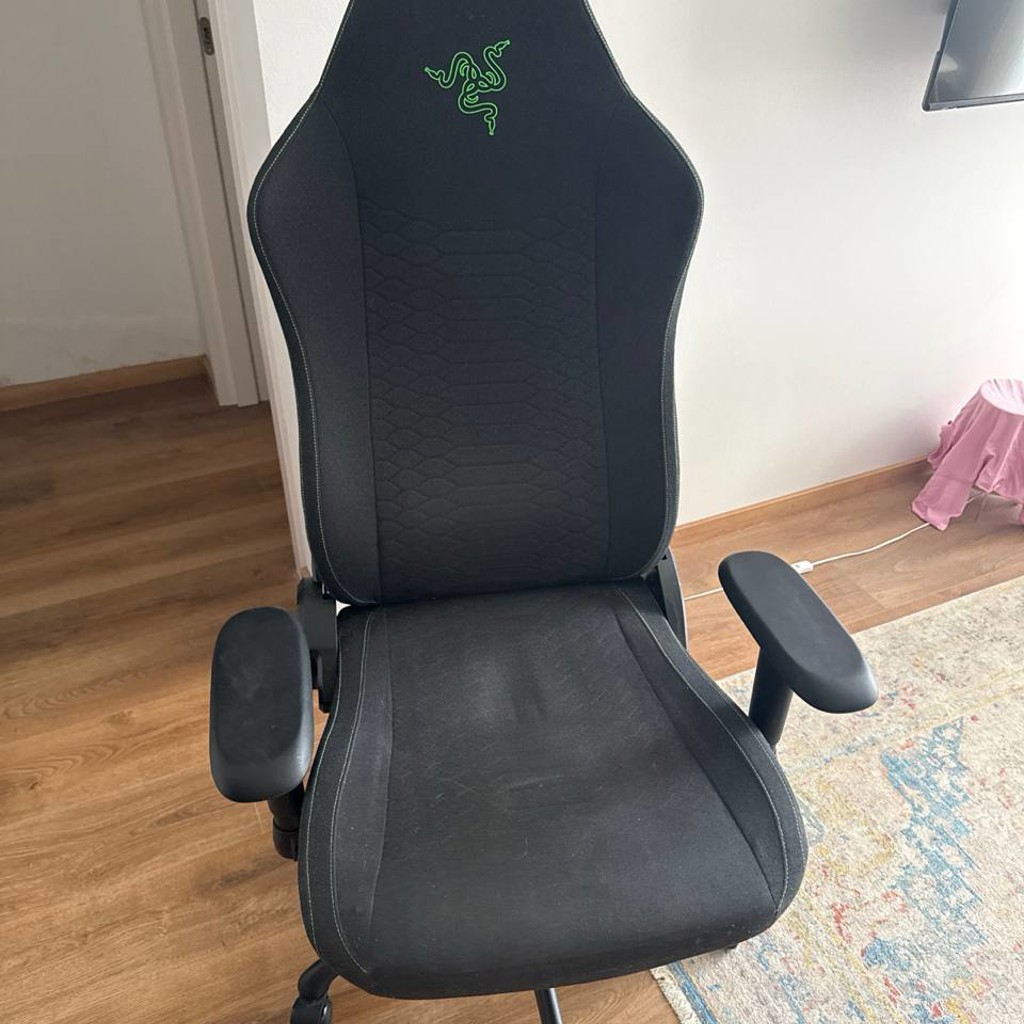 Кресло Razer Iskur