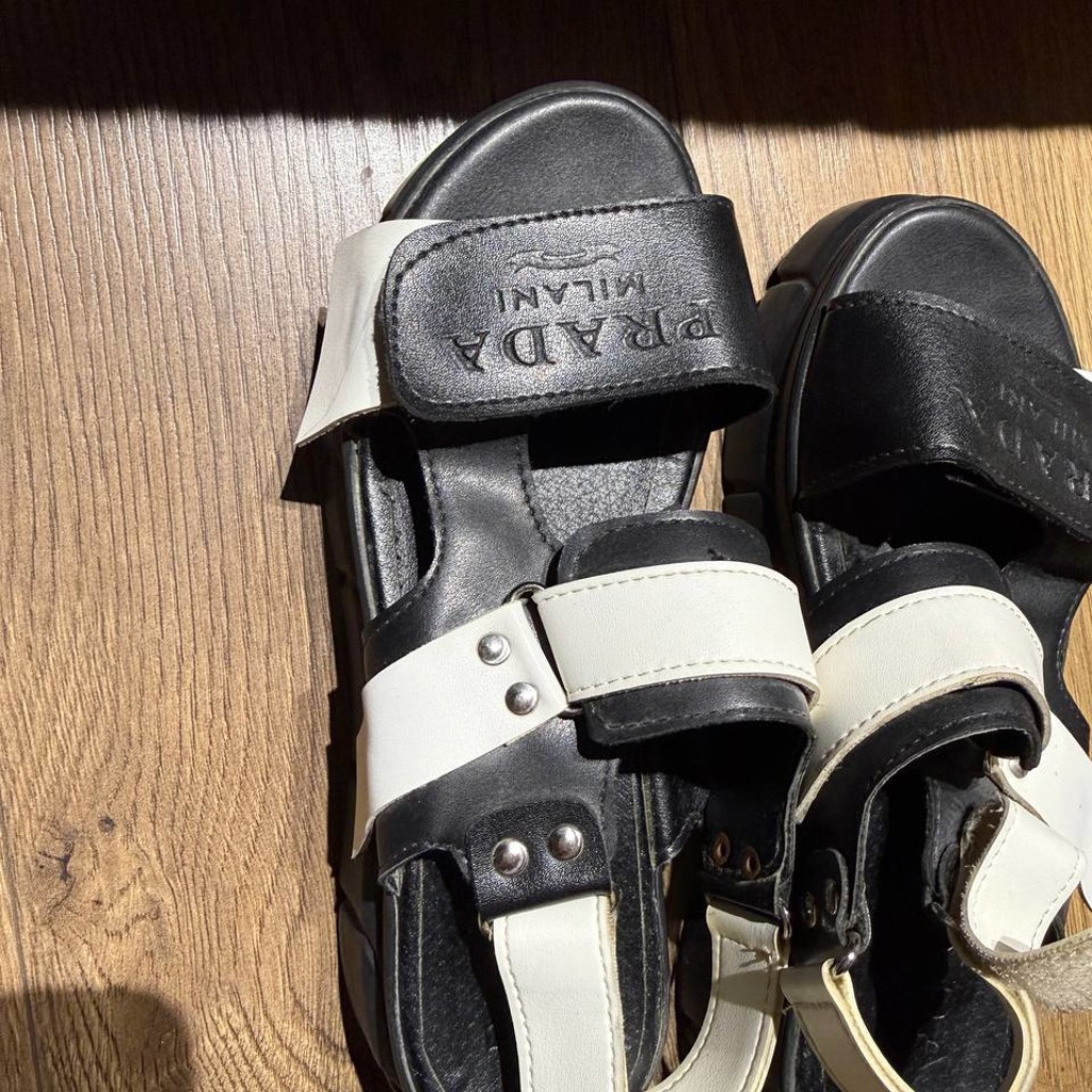Летние босоножки Prada