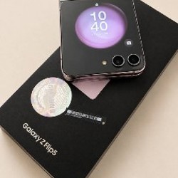 Samsung Galaxy Z Flip5 - фото 2