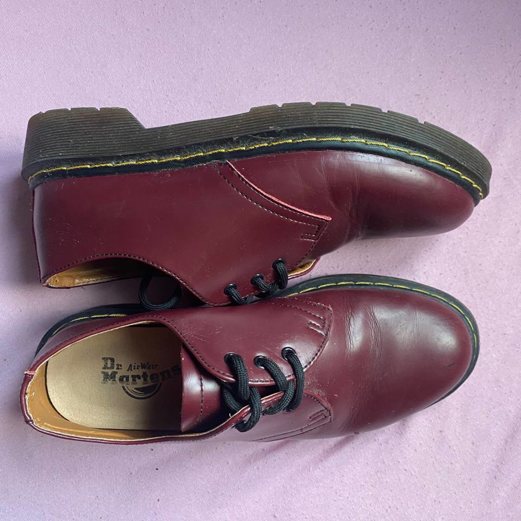 Вишневые ботинки Dr martens