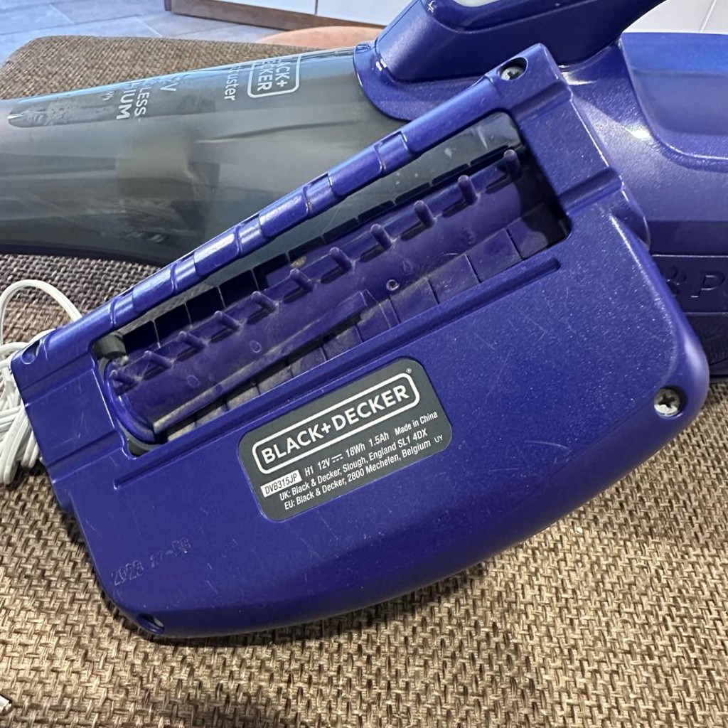 Беспроводной компактный пылесос Black+Decker Dustbuster Pet Care