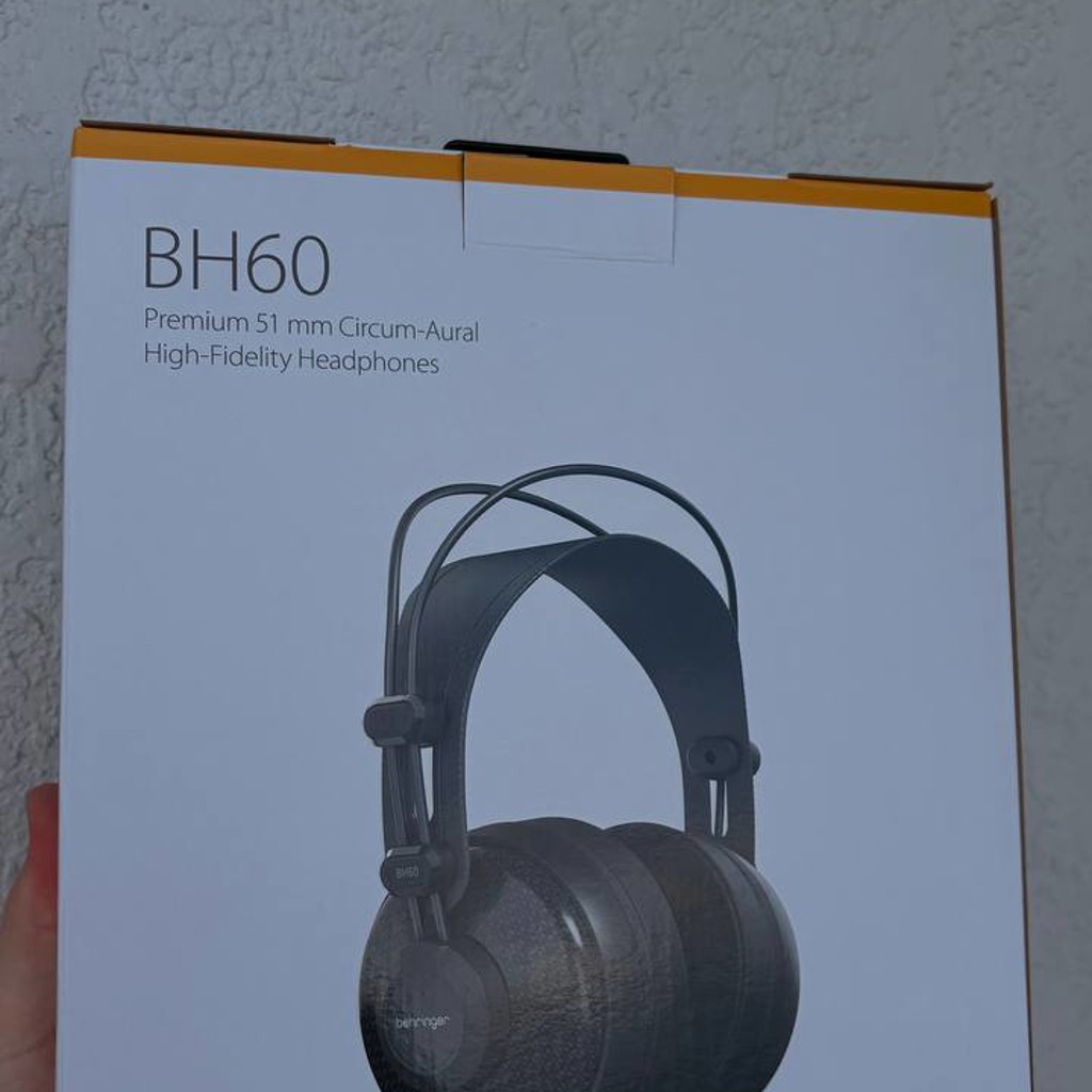 Наушники Behringer BH60