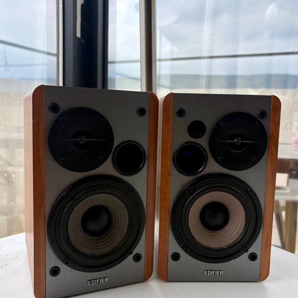 Полочные колонки Edifier R1280DB