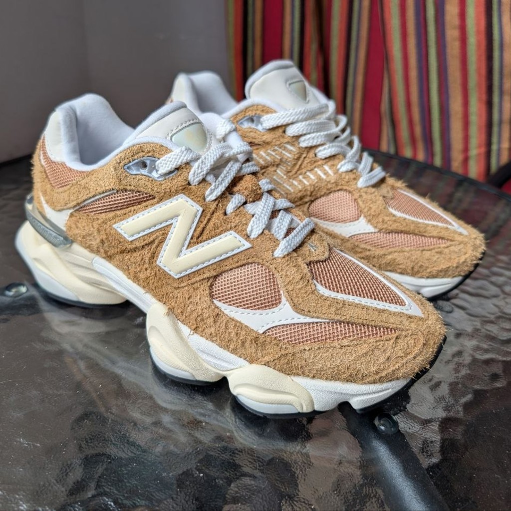Женские кроссовки New Balance 9060