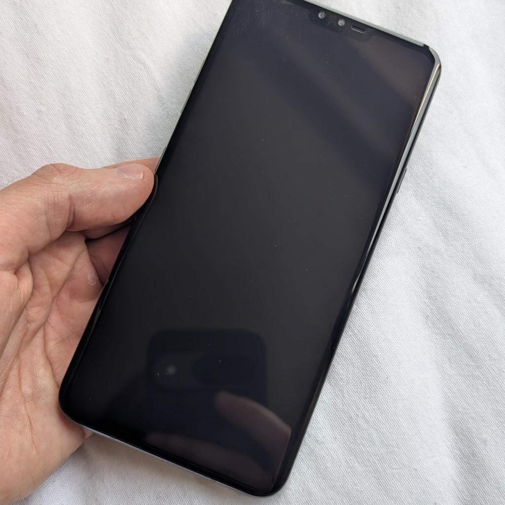 LG V40