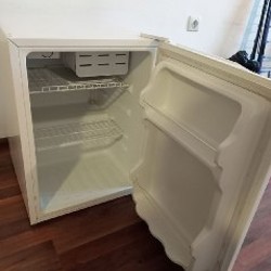 Компактный холодильник Midea - фото 2