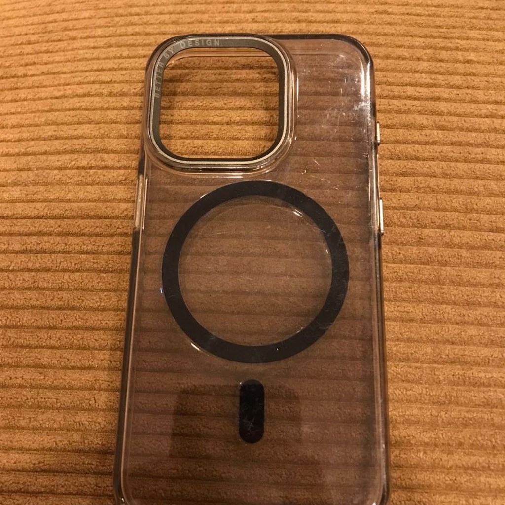 Чехол черный с красной рамкой для iPhone 11