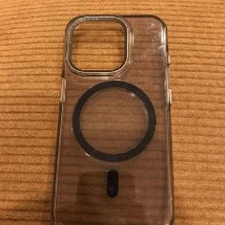 Чехол черный с красной рамкой для iPhone 11 - фото 1