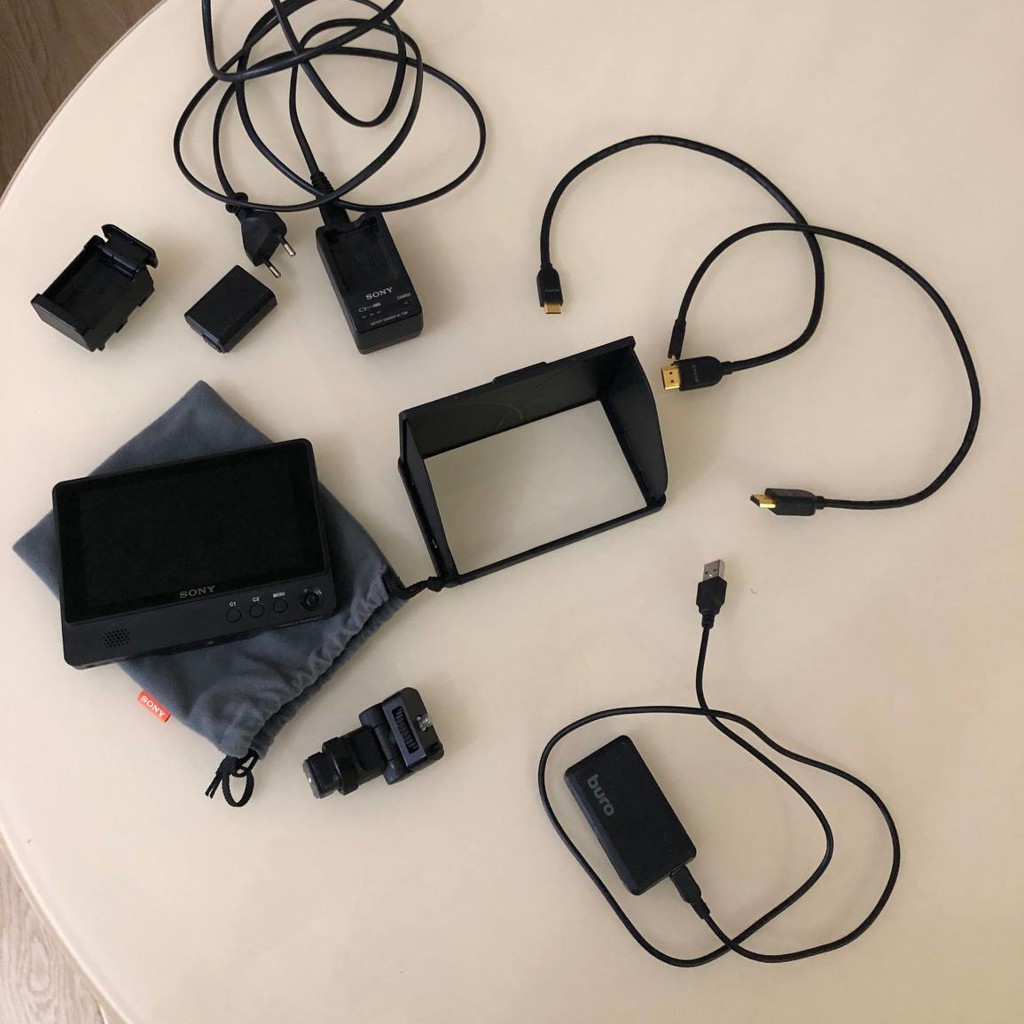 Накамерный монитор Sony CLM-FHD5