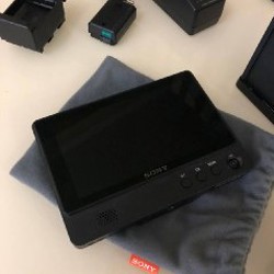 Накамерный монитор Sony CLM-FHD5 - фото 2