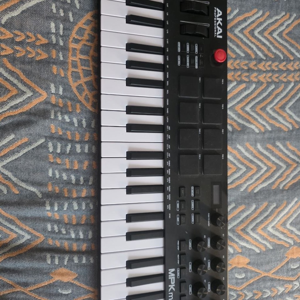 Midi клавиатура akai