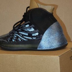 Yeezy Quantum Onyx - фото 5