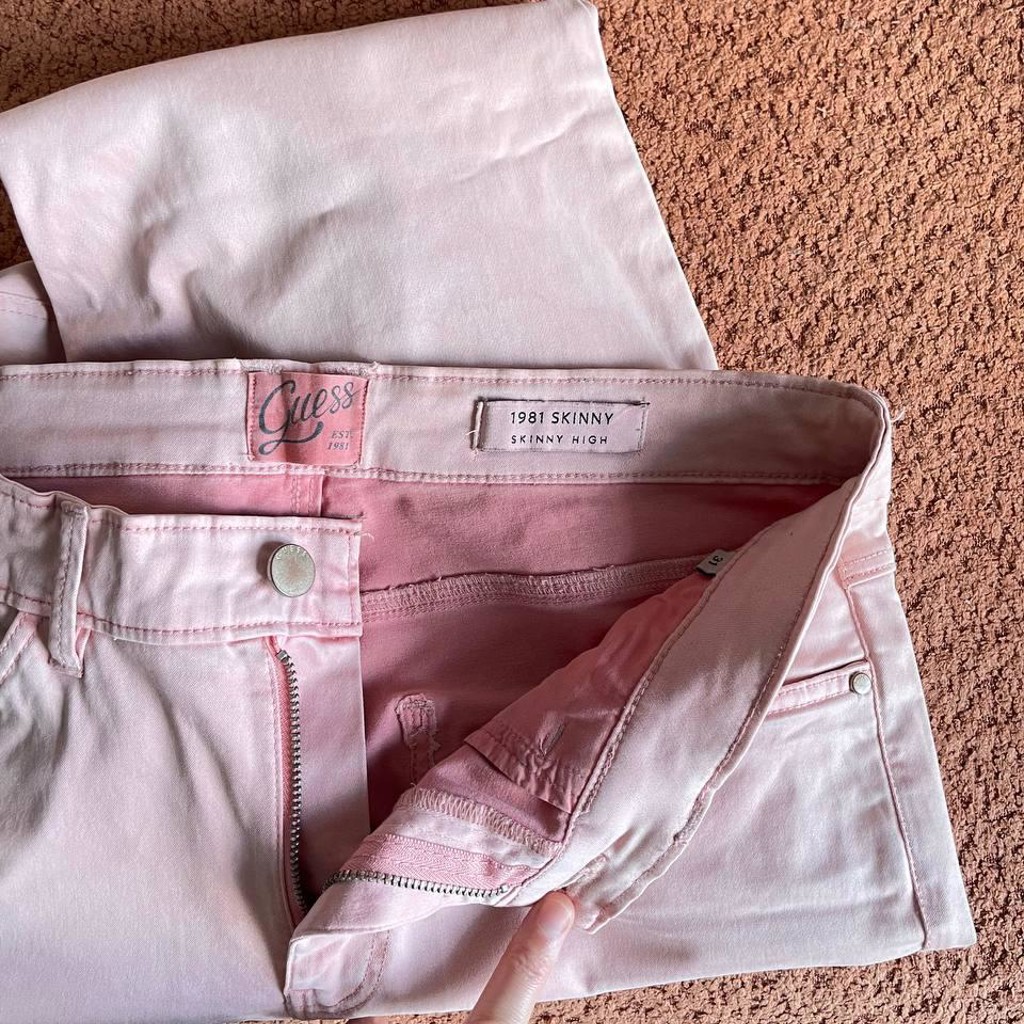 Джинсы от Guess