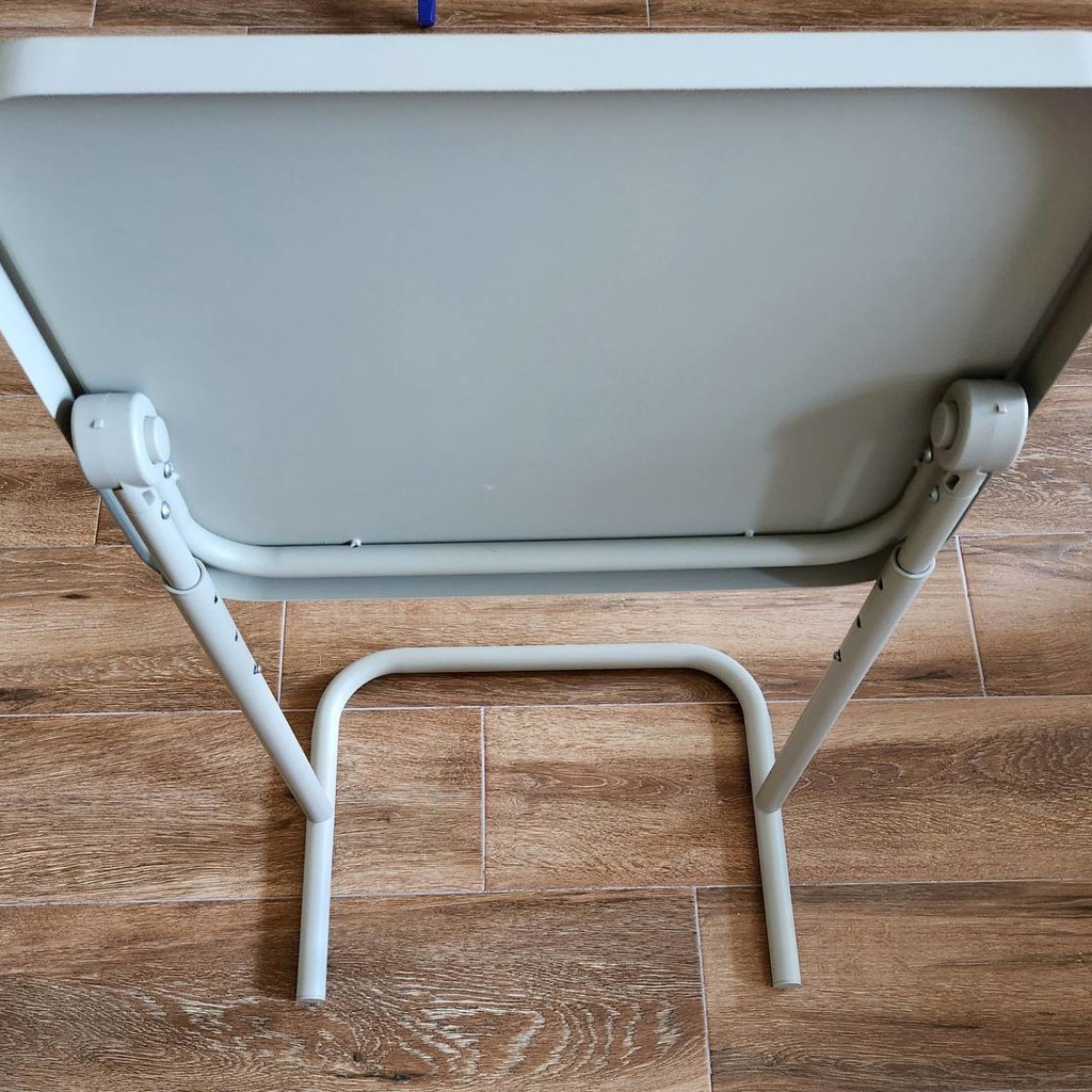 Столик для ноутбука IKEA BJÖRKÅSEN
