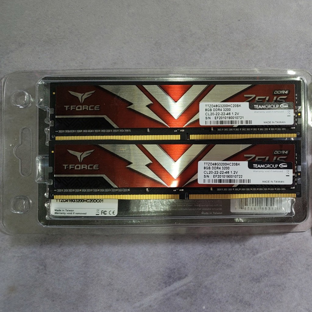 Плашки RAM TeamGroup T-Force Zeus