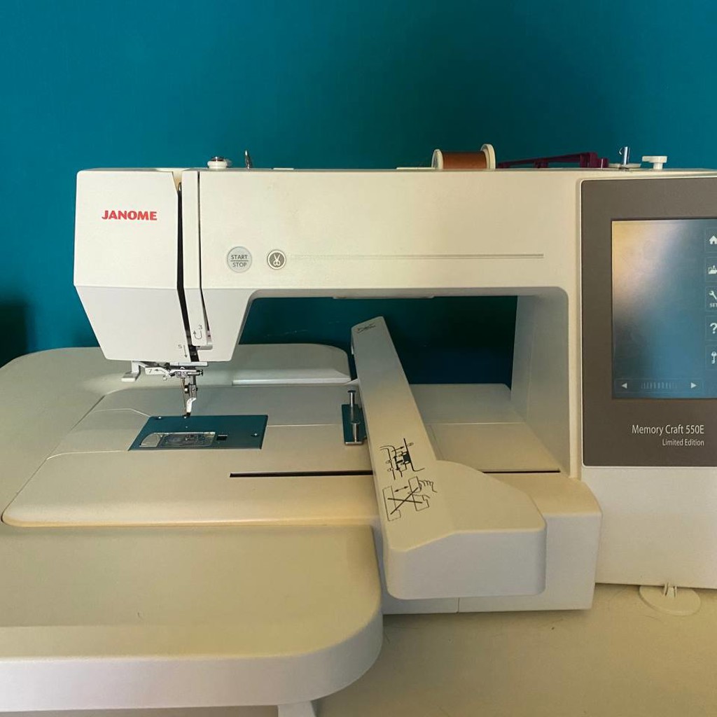 Вышивальная машина Janome Memory Craft 550E