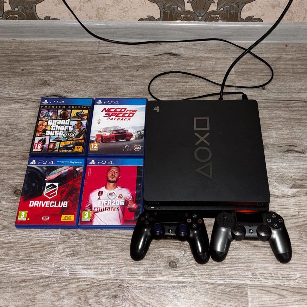 Playstation4 Slim Limited Edition
