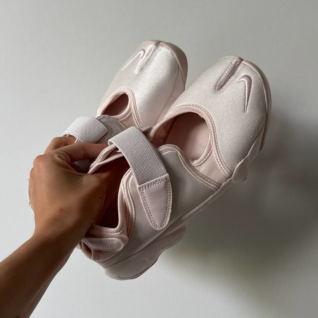Nike air rift tabi ballet