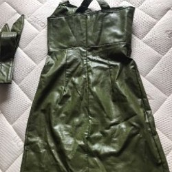 Зелёное платье из кожзама - фото 3