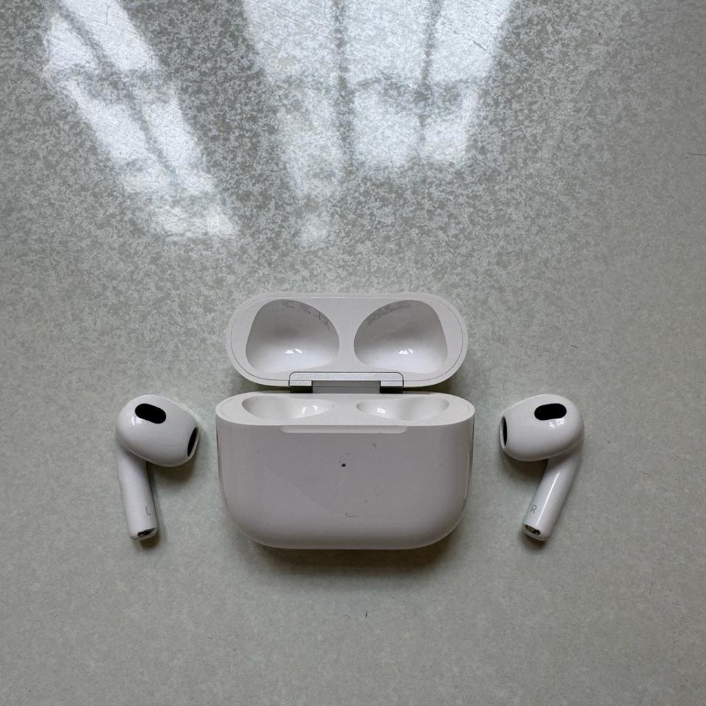 AirPods 3 (3rd Gen)