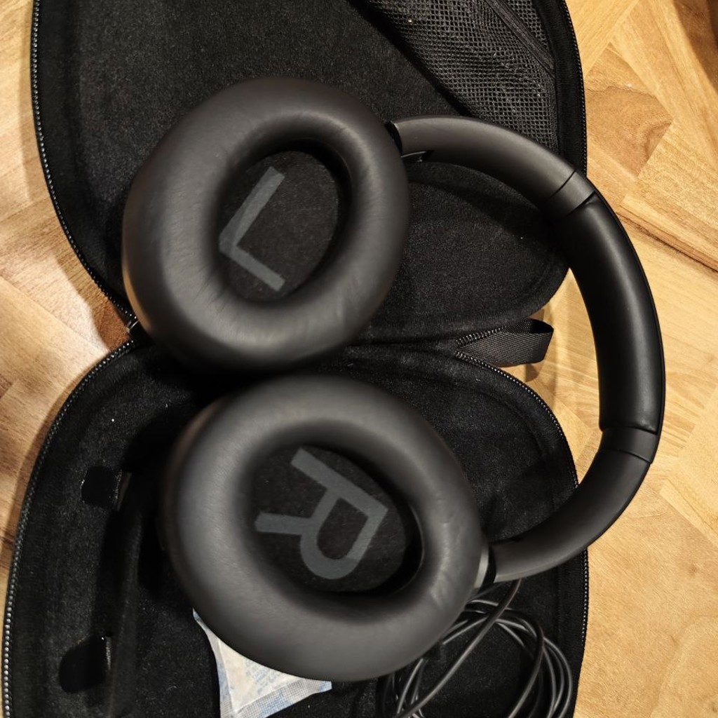 Наушники Philips TAH8506BK