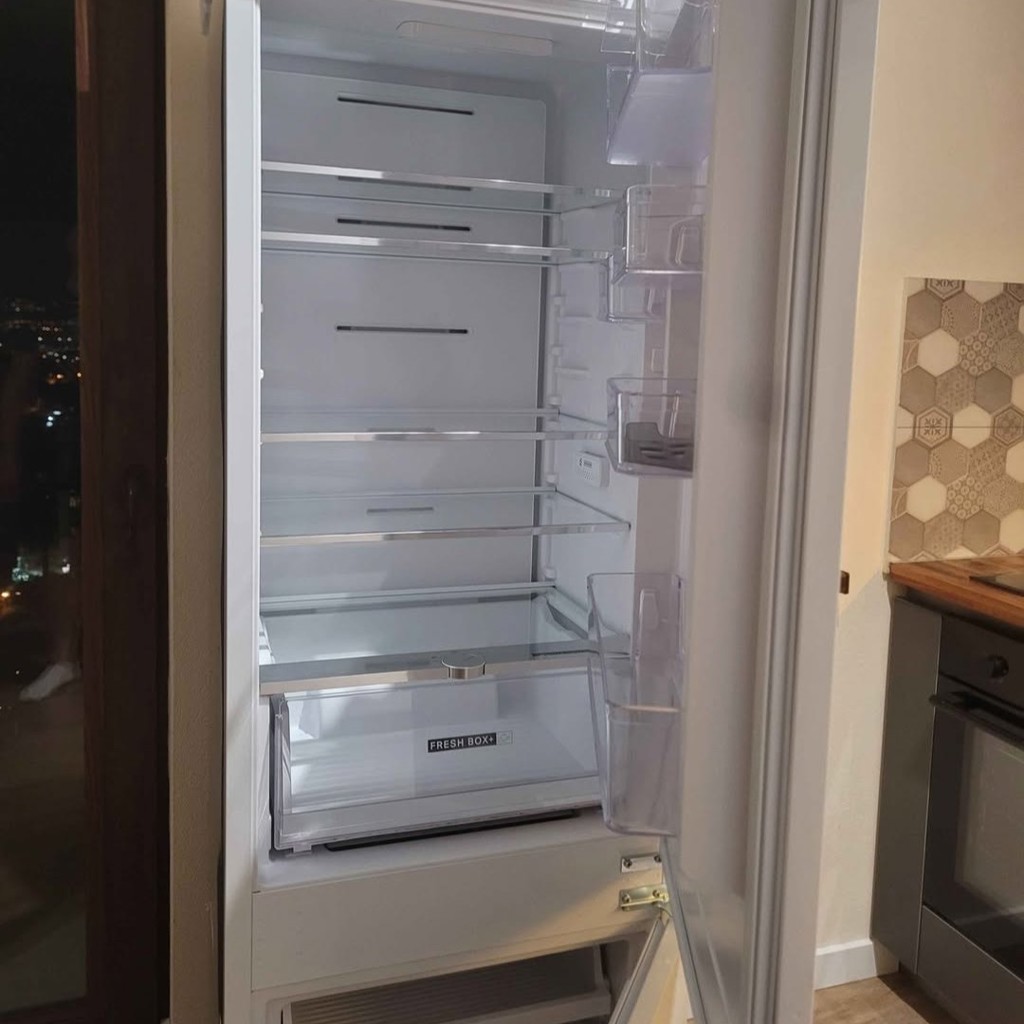 Холодильник Whirlpool WHC18T311