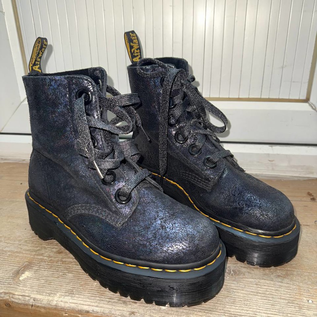 Dr. Martens Molly Iridescent Crackle