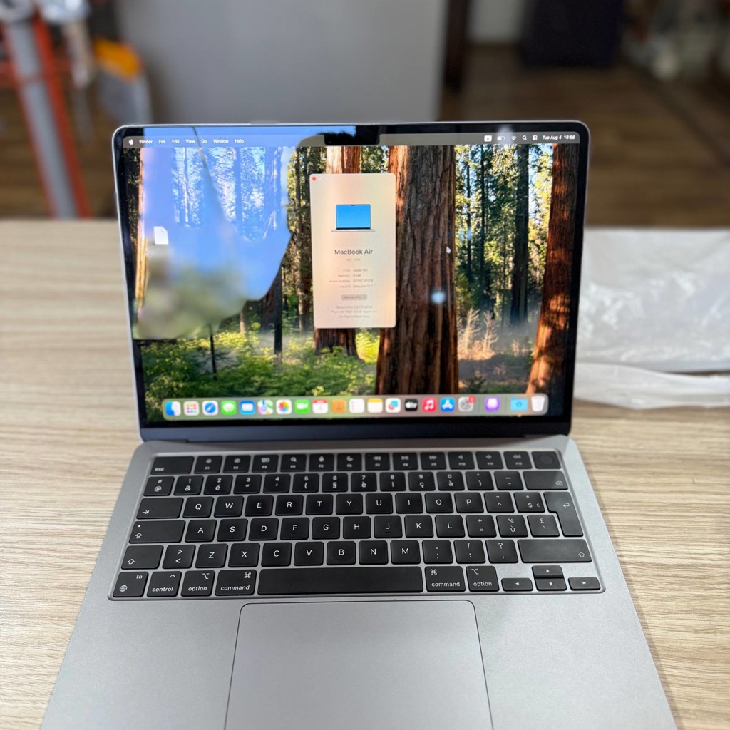 MacBook Air 13' M2 (Silver)