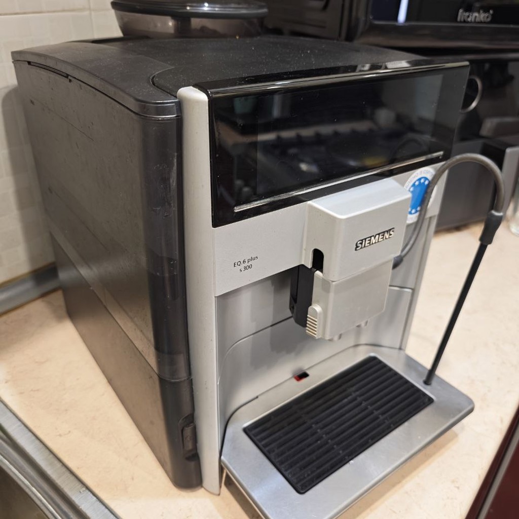 Кофемашина Siemens S300 eq. 6 plus