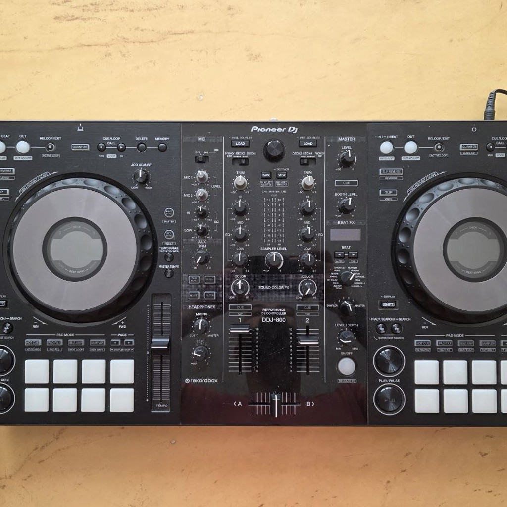 DJ-контроллер Pioneer DDJ-800