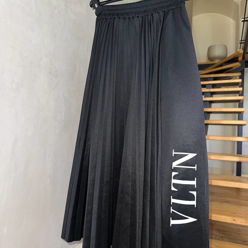 Чёрная юбка Valentino