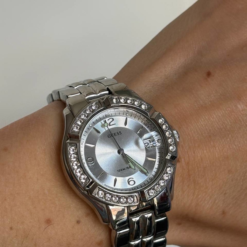 Часы Guess