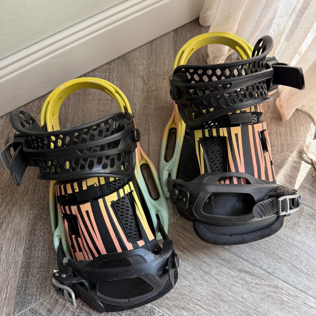 Крепления для сноуборда BURTON MALAVITA EST