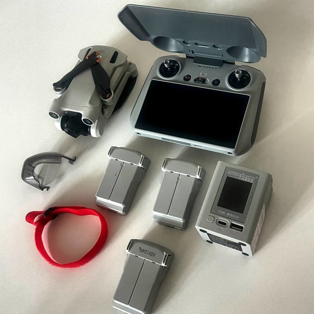DJI Mini 3 pro Fly More combo kit